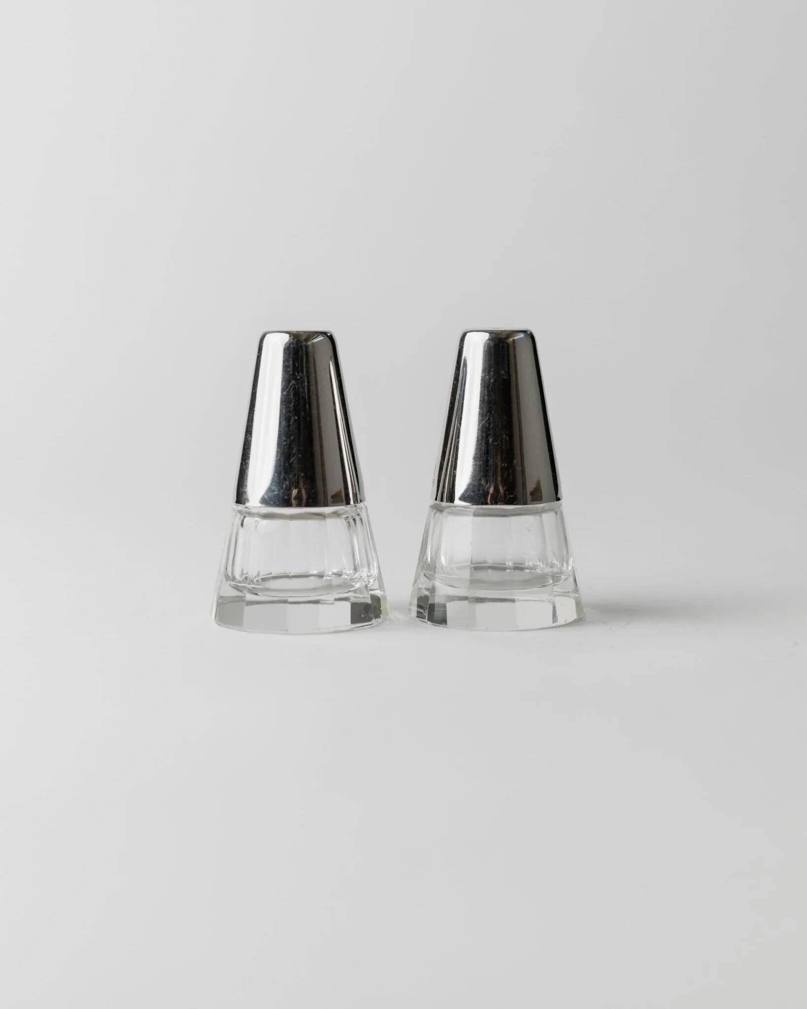 Vintage Argent Salt and Pepper Shakers with Clear Glass and Silver-Plated Caps, Conical Minimal Italian Design, 1950s