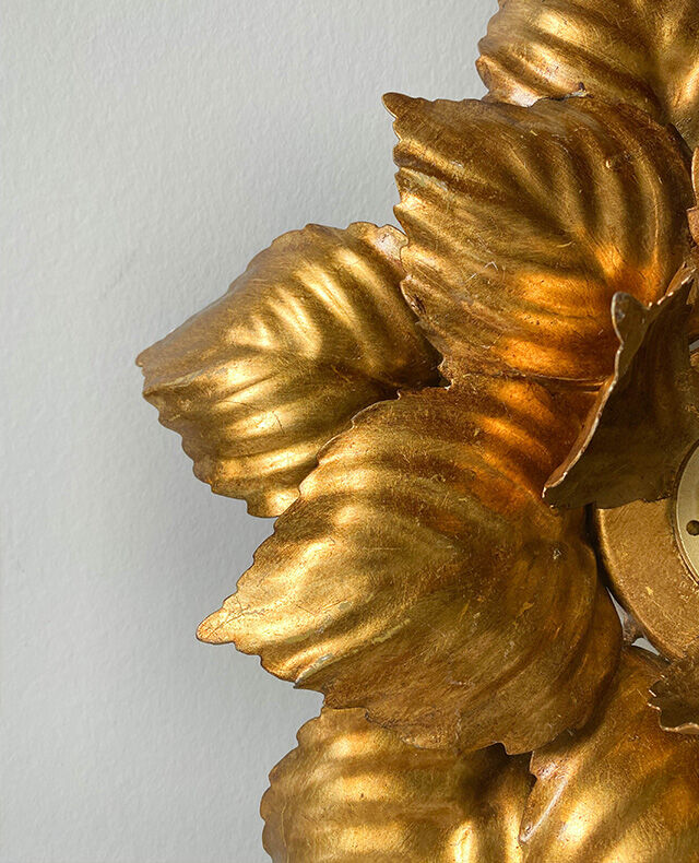 Masca golden metal flower wall lamp