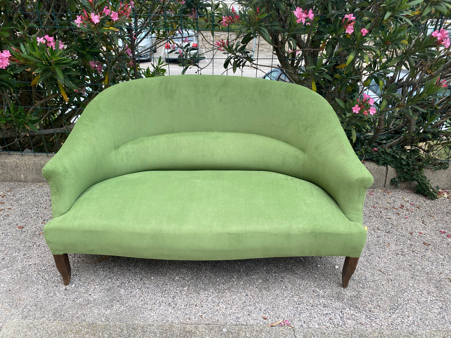 Green velvet toad sofa