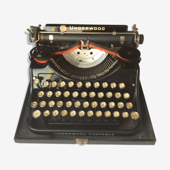Old-typewriter Underwood portable