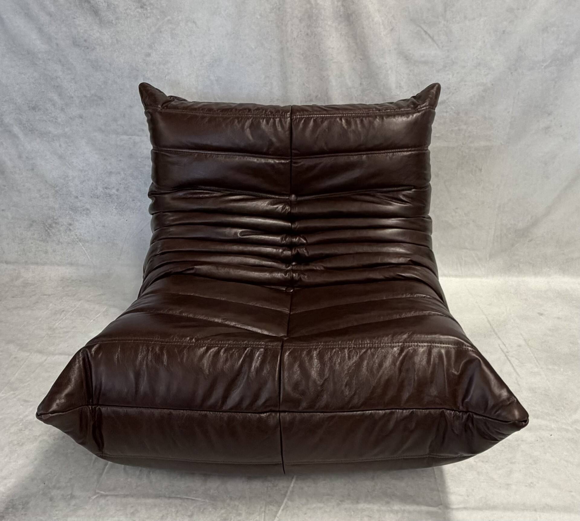 Chauffeuse Togo par Ligne Roset