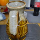 Sandstone pitcher