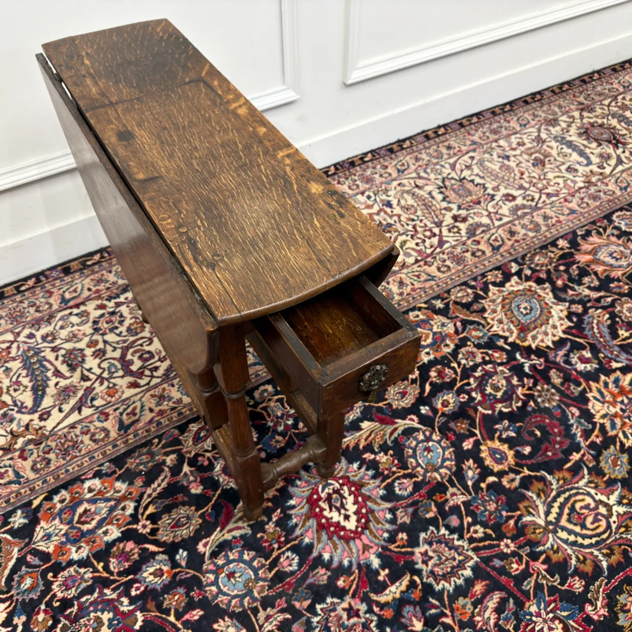 Table d'appoint en cerisier français antique