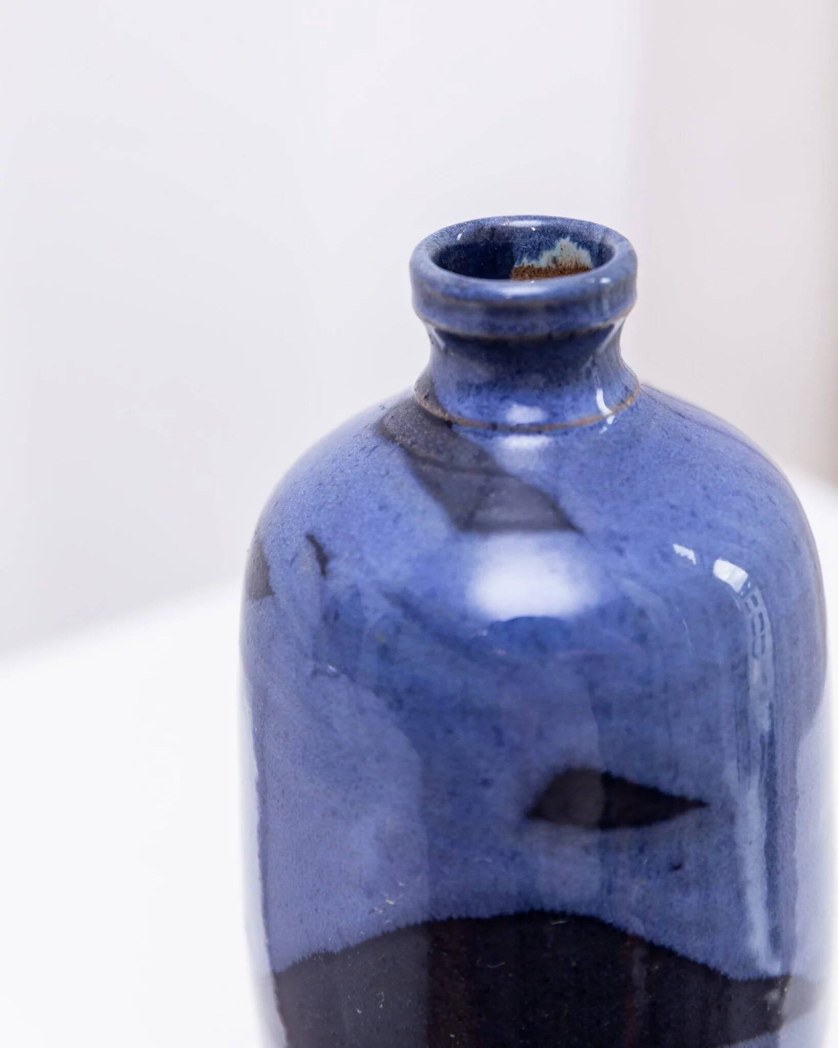 Navy Blue Glazed Ceramic Vase by Wolfgang Thibault Keramik – Mid-Century 1970s Studio Vase