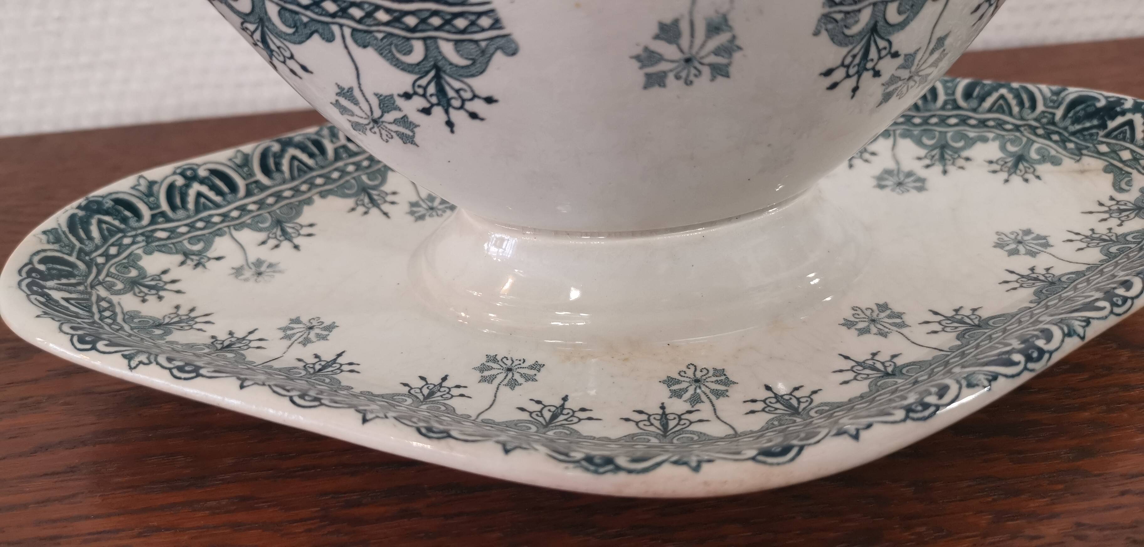 Old earthenware gravy boat "Société Anonyme" St Amand et Hamage