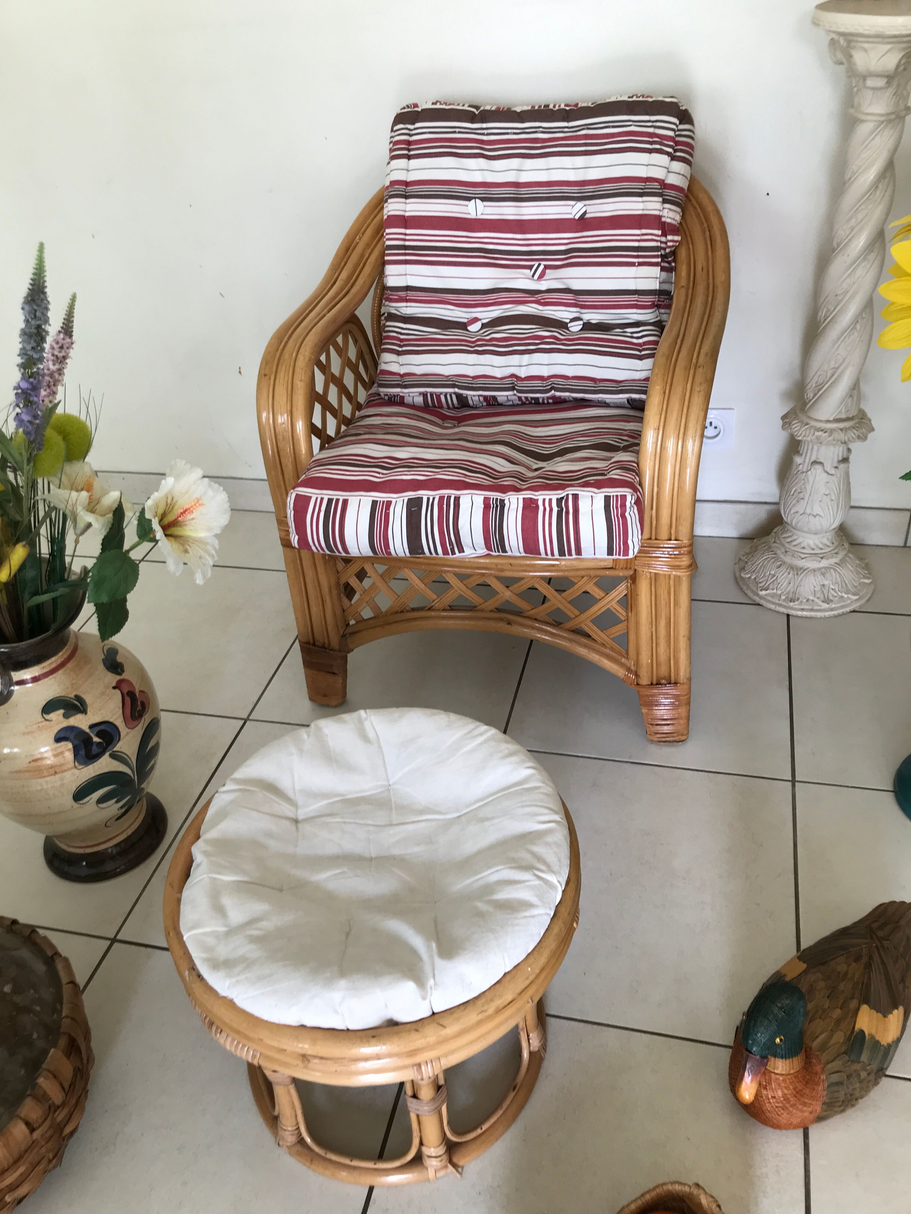 Canning rattan chair and vintage foot rests