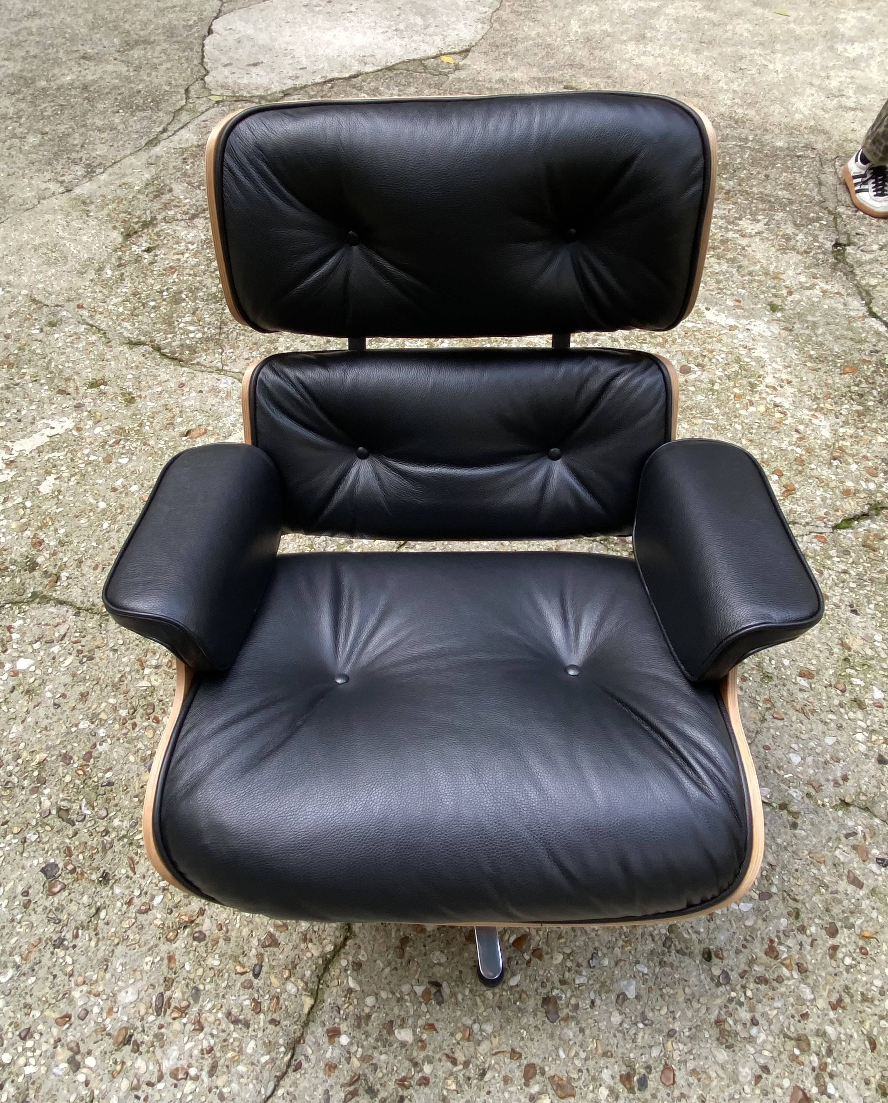 Charles Eames lounge chair - Herman Miller edition