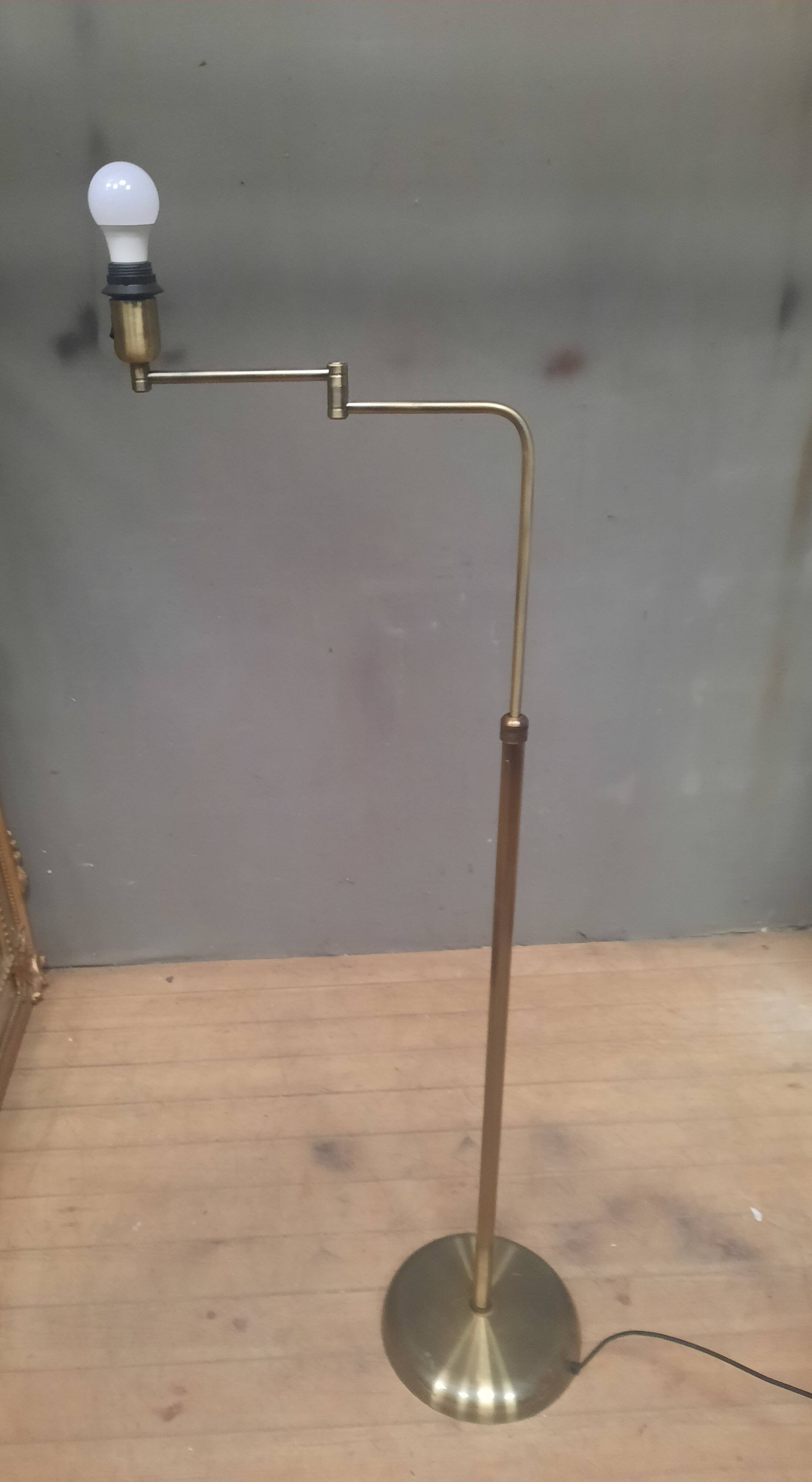 Adjustable height reading stand