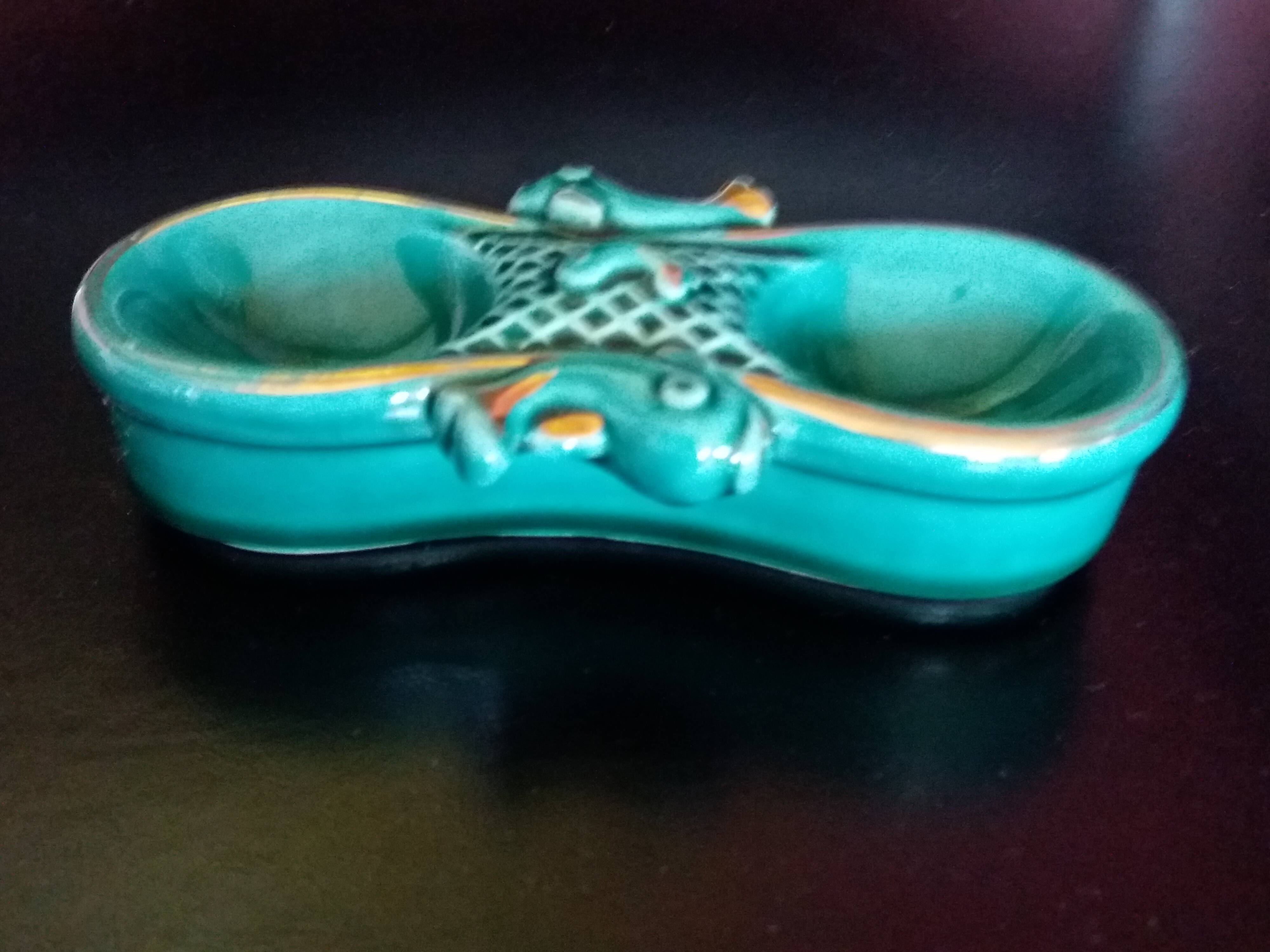 Salt shaker salt pepper shaker fish slip Verceram