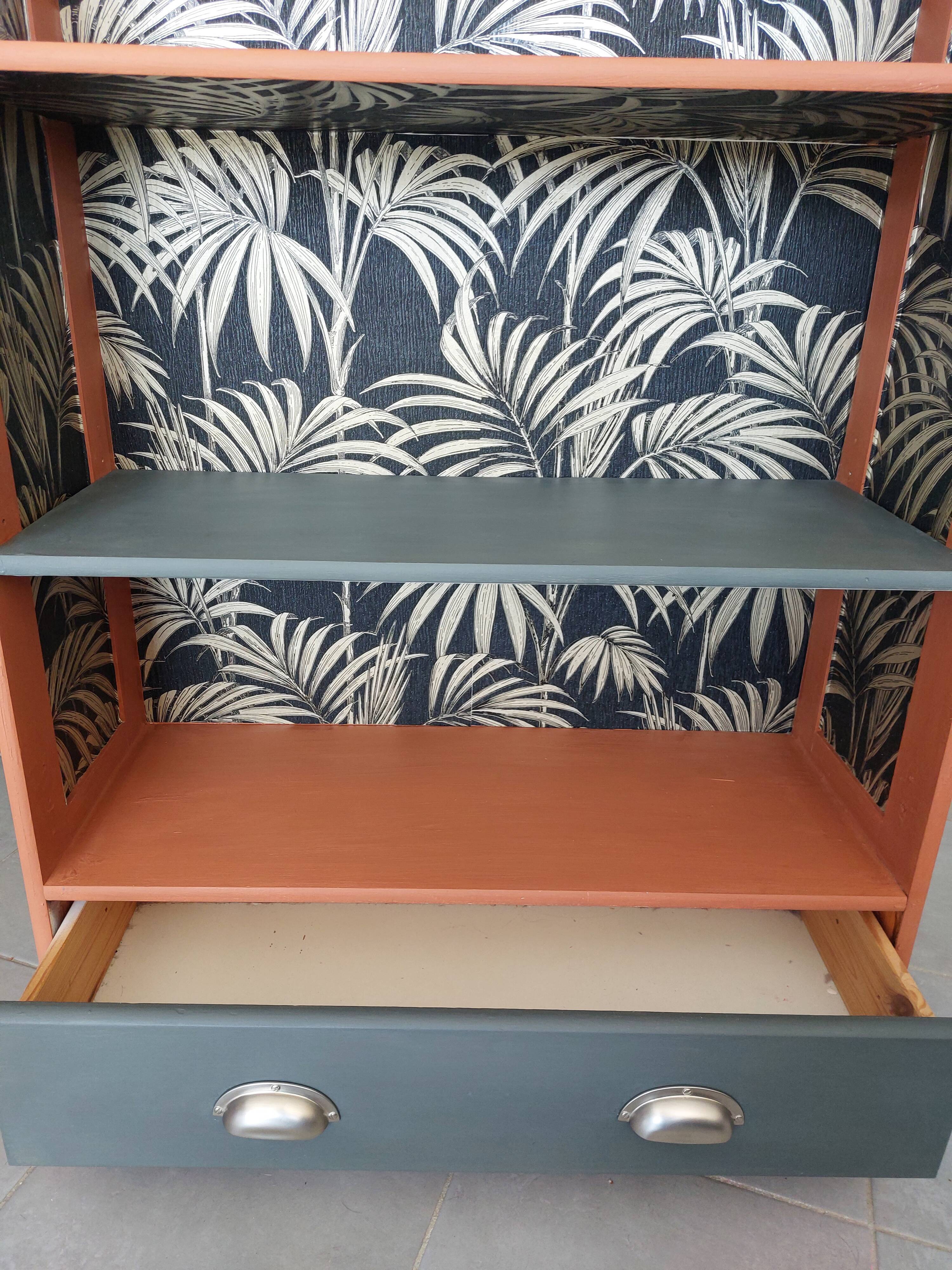 Wooden bookcase shelf