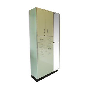 Armoire formica