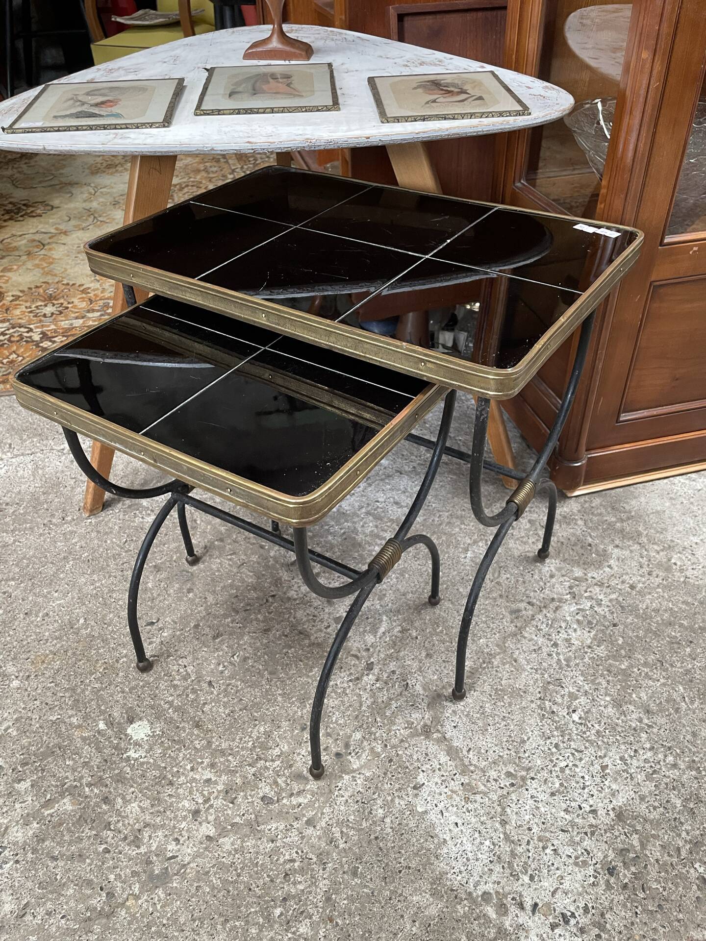 2 tables gigognes par Jacques Adnet