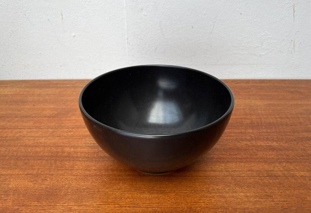 Mid-century German minimalist ceramic bowl by Wächtersbach, 1960s.