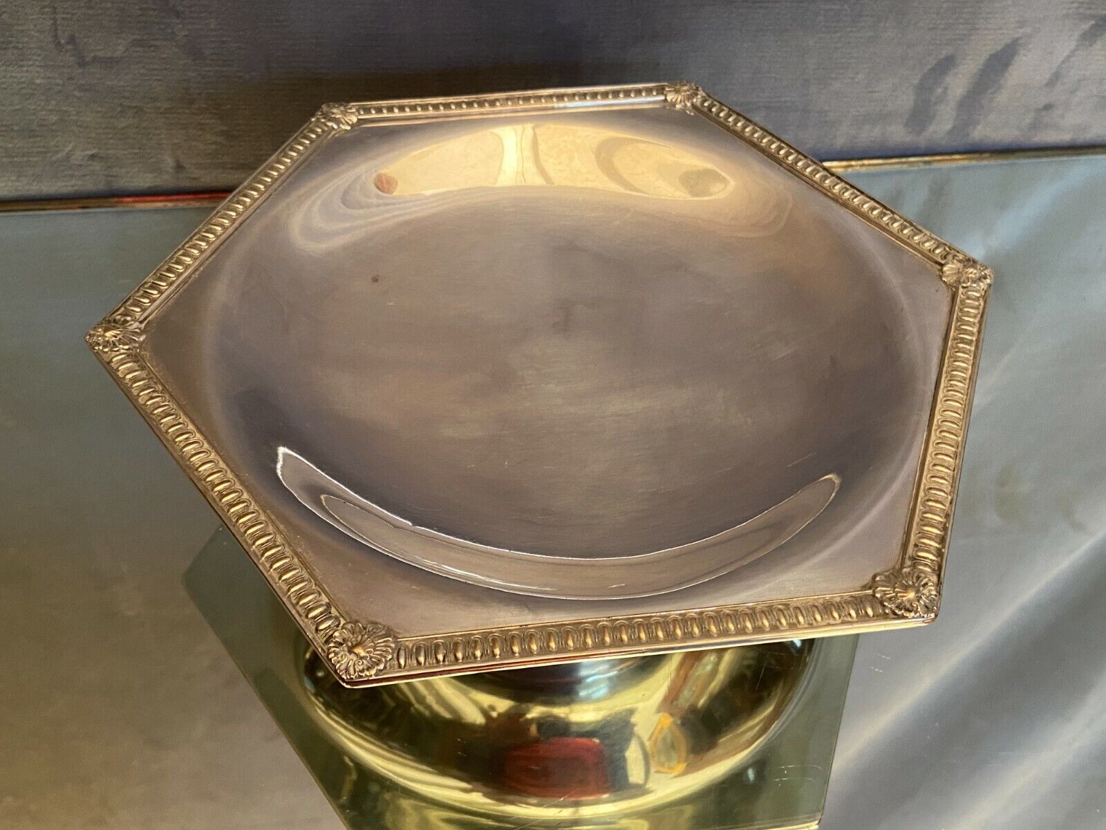 Plate on pedestal hexagonal shape silver metal Regency style