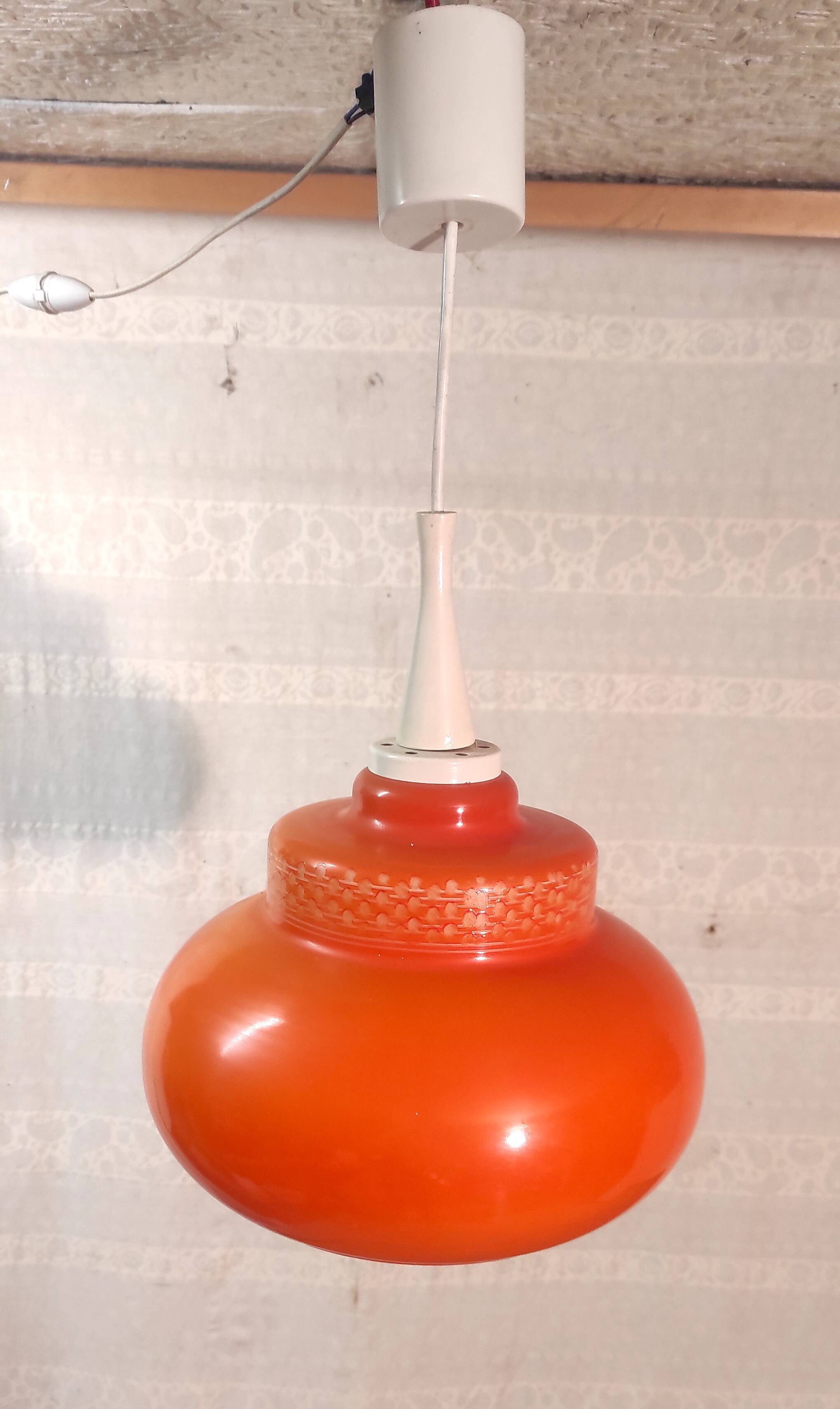 Orange vintage suspension - 1960s/70s
