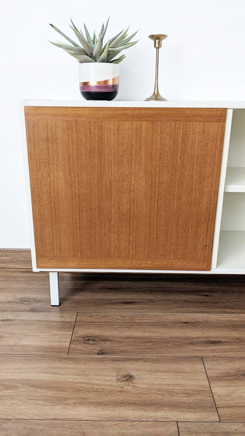Vintage 2-door sideboard
