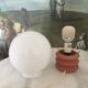 Lampe boule support bois