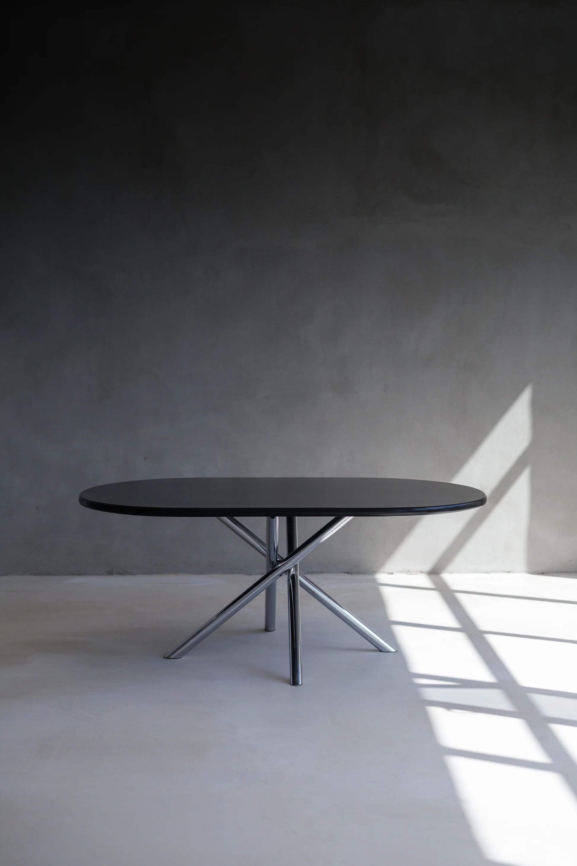 Nodo dining table by Carlo Bartoli, produced by Tisettanta