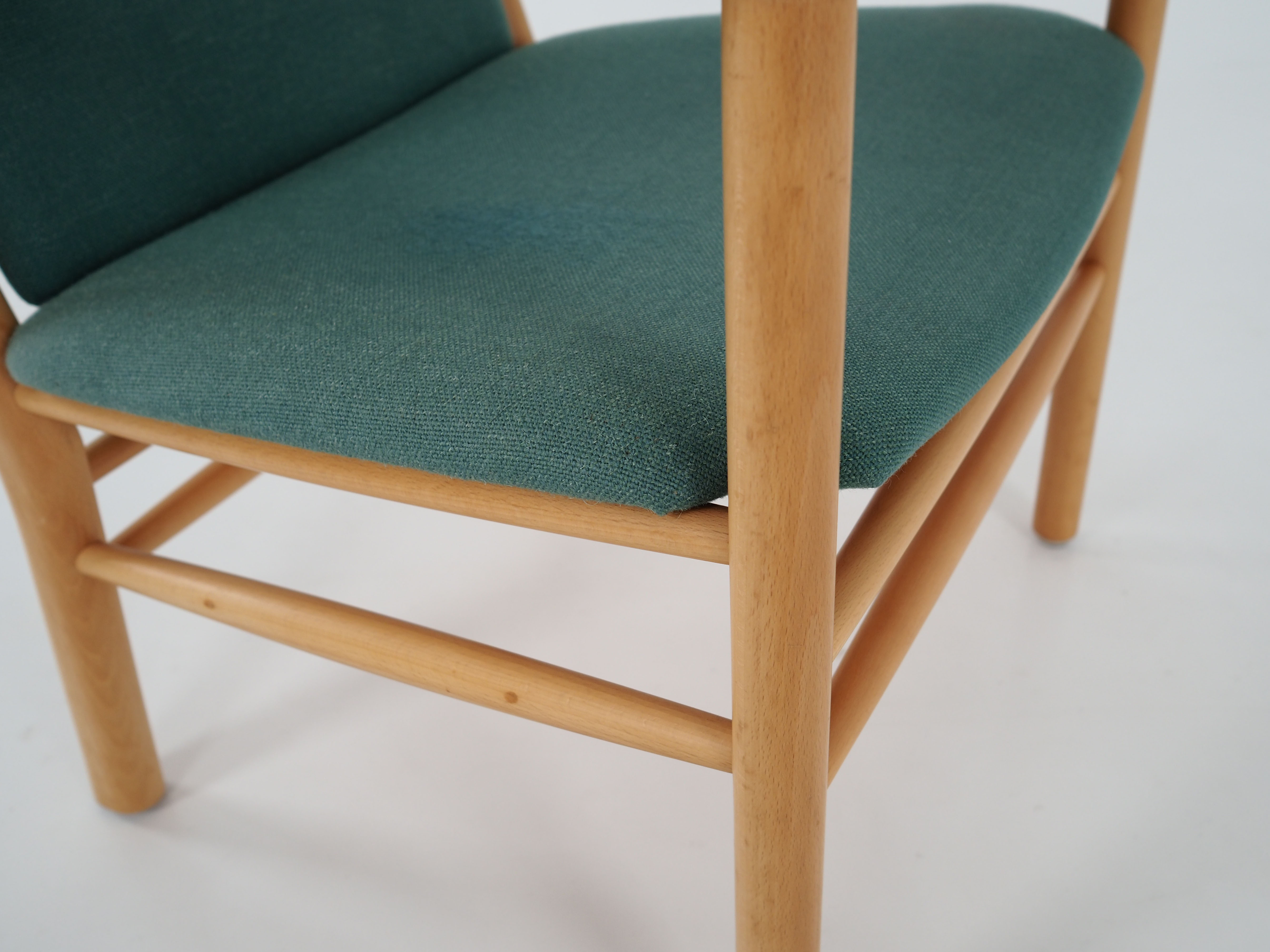 Armchair design J147 by Erik Ole Jørgensen of Tarm Stole & Møbelfabrik.