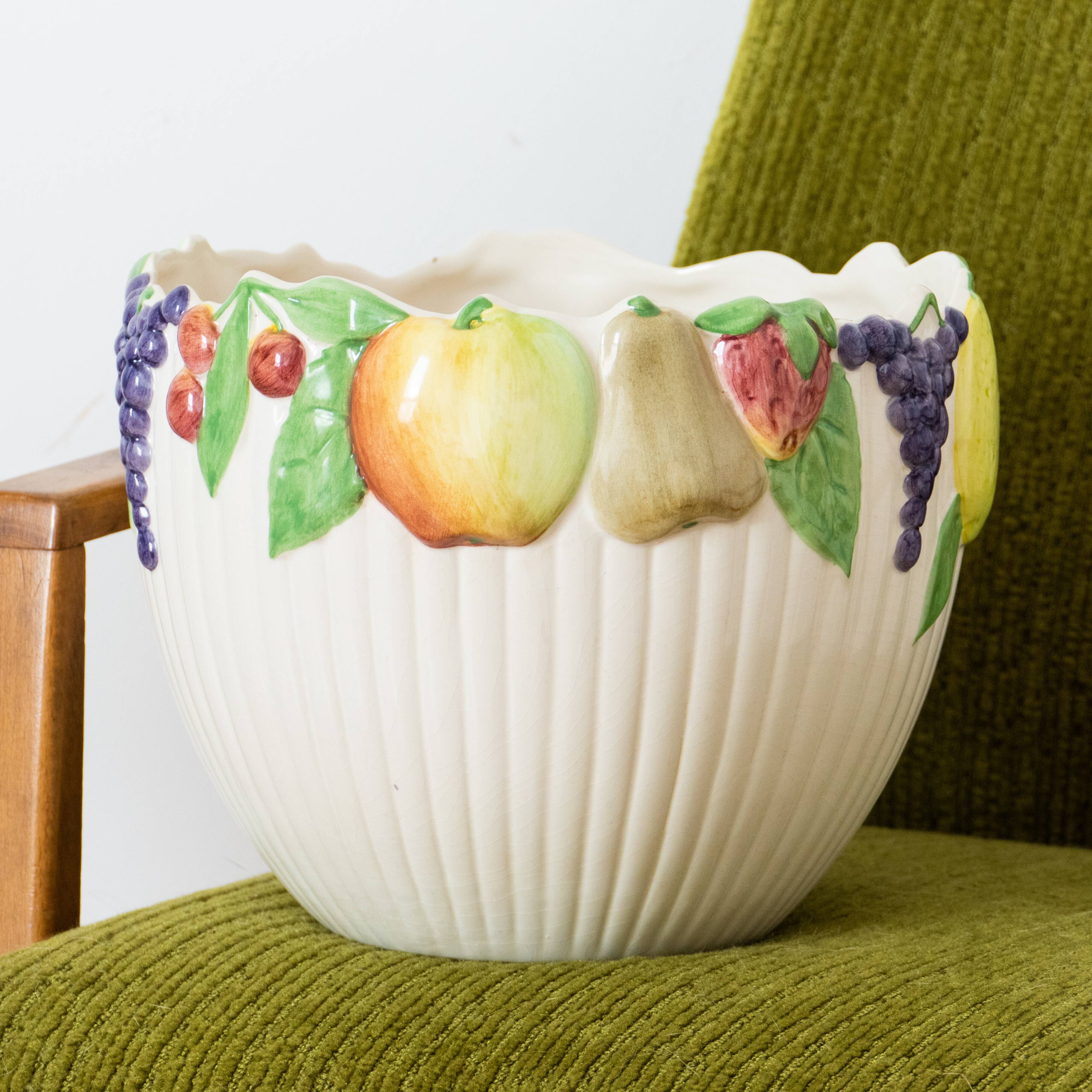Grand colonne et cache-pot XXL en barbotine fruits