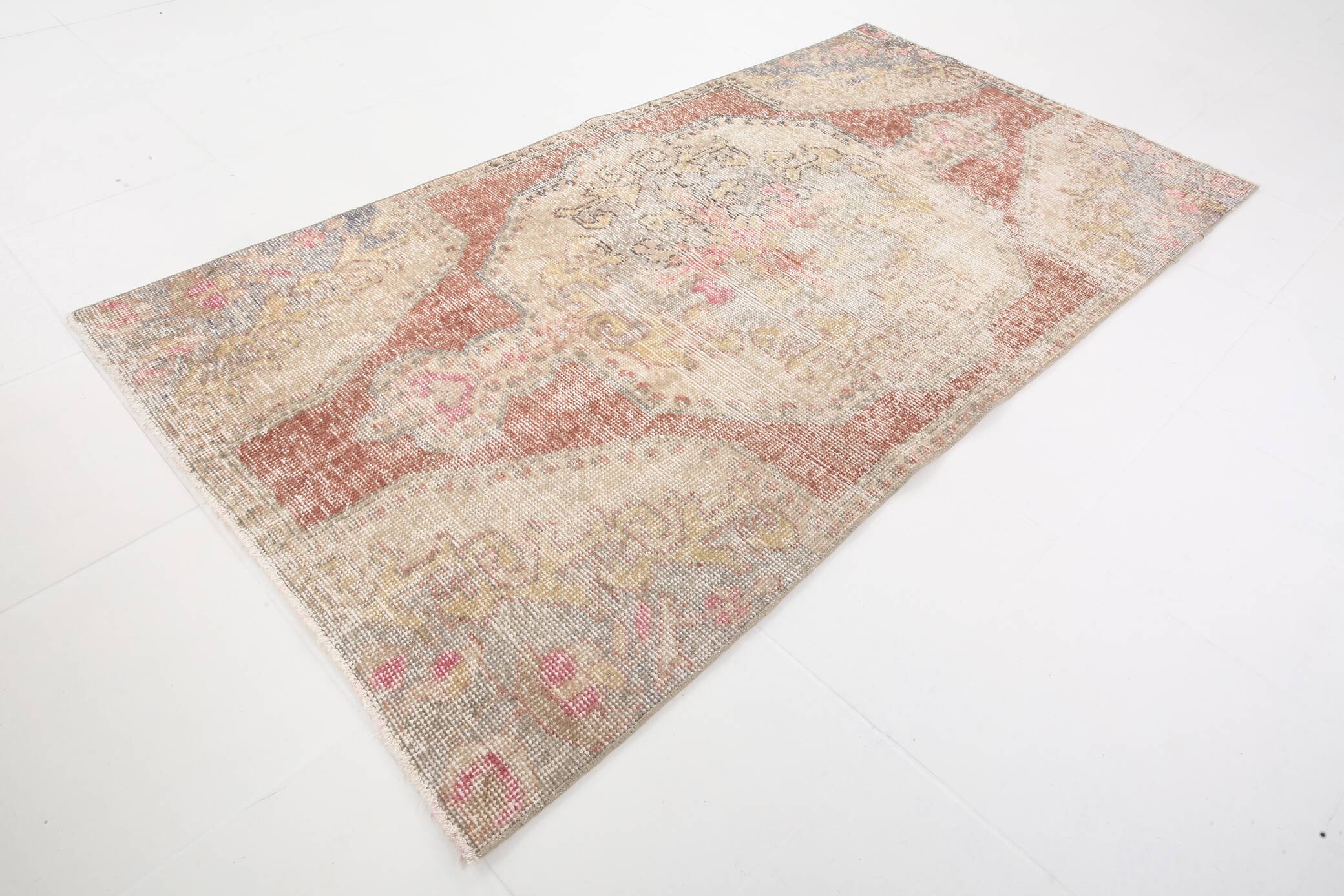 Vintage Red & Cream Oriental Turkish Rug, 110x199Cm