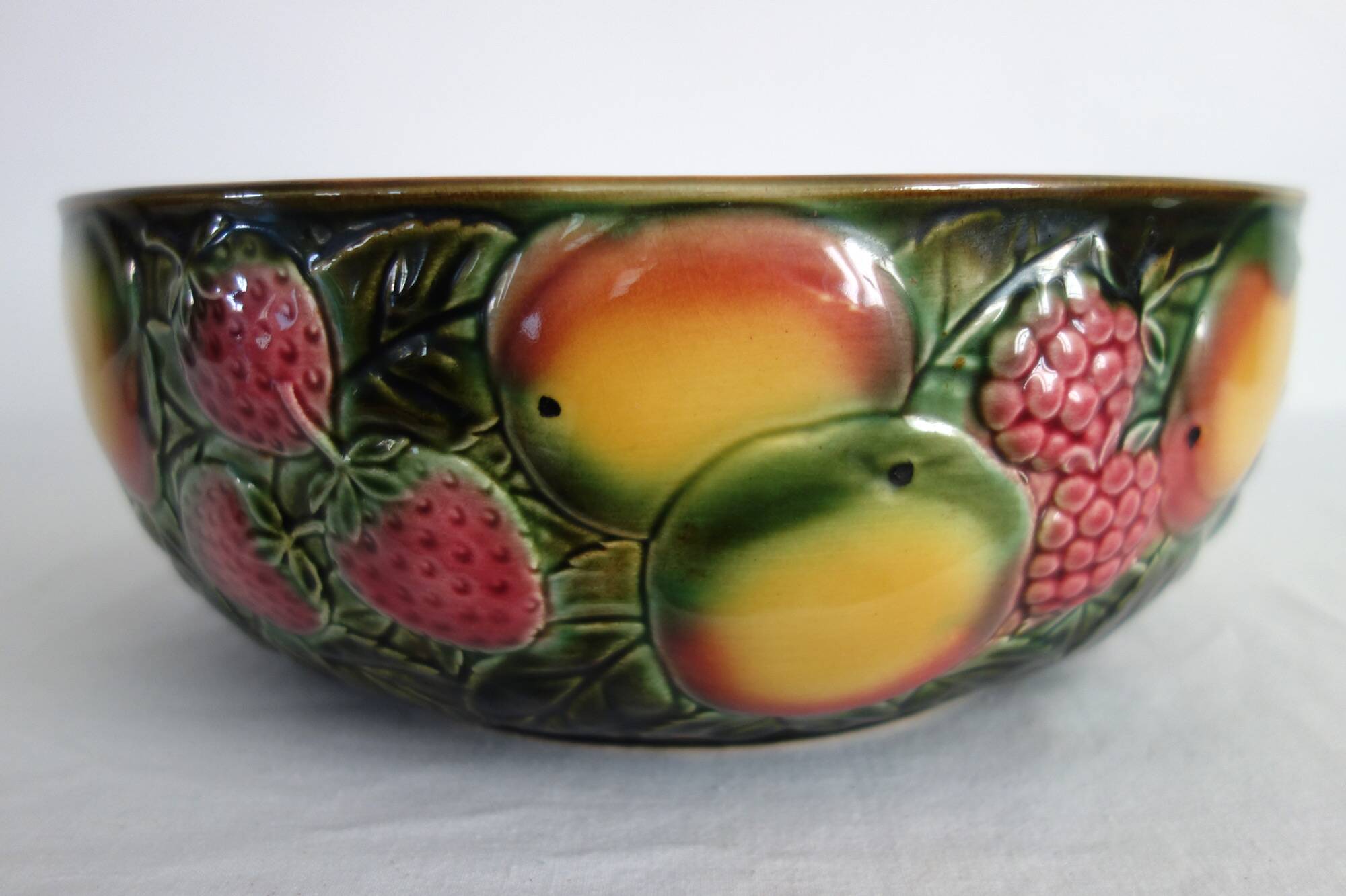 Large Salins fruit slushie salad bowl