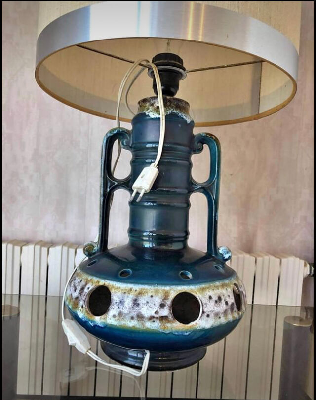 Electrified entlifted sandstone lamp foot