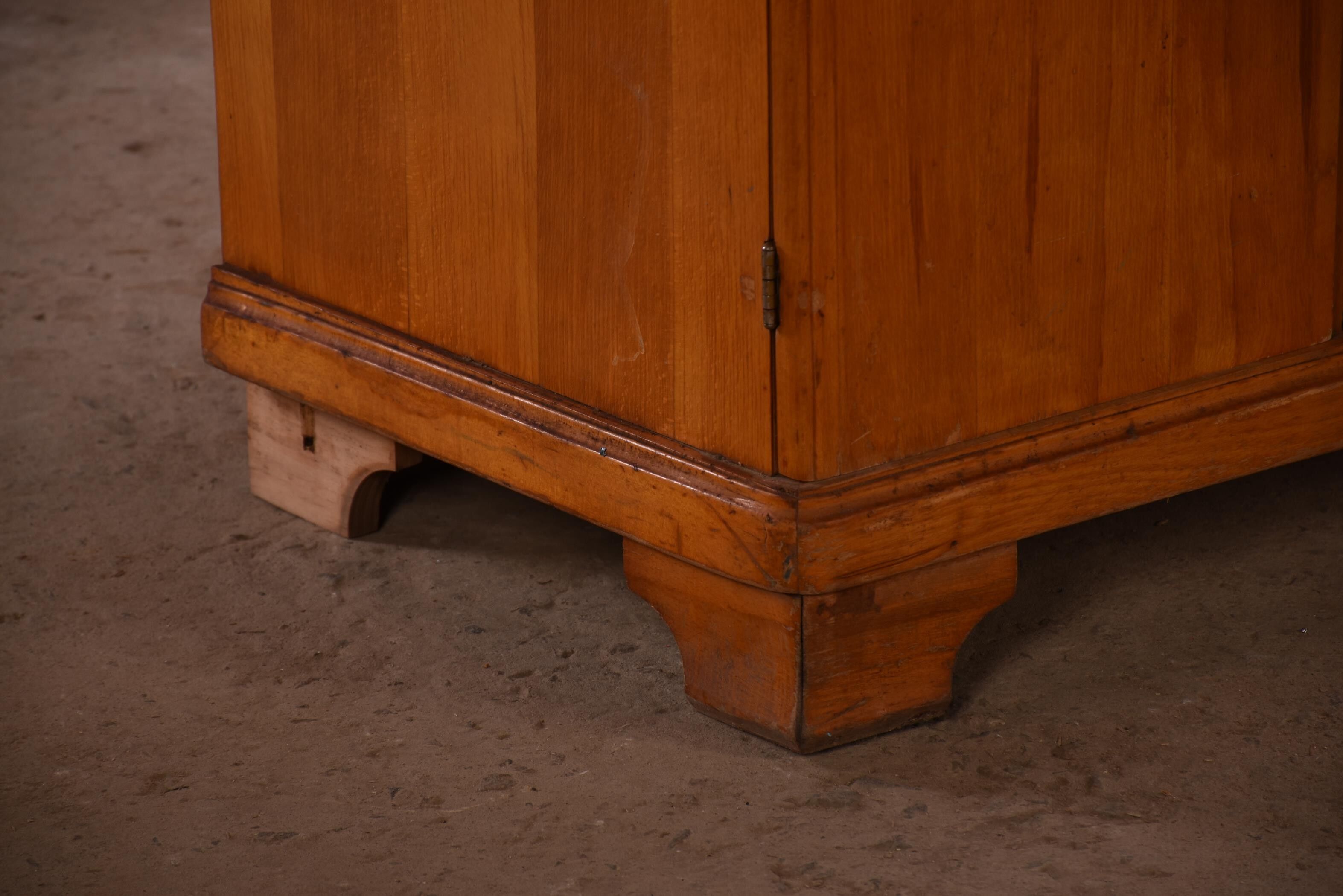 Armoire buffet vintage