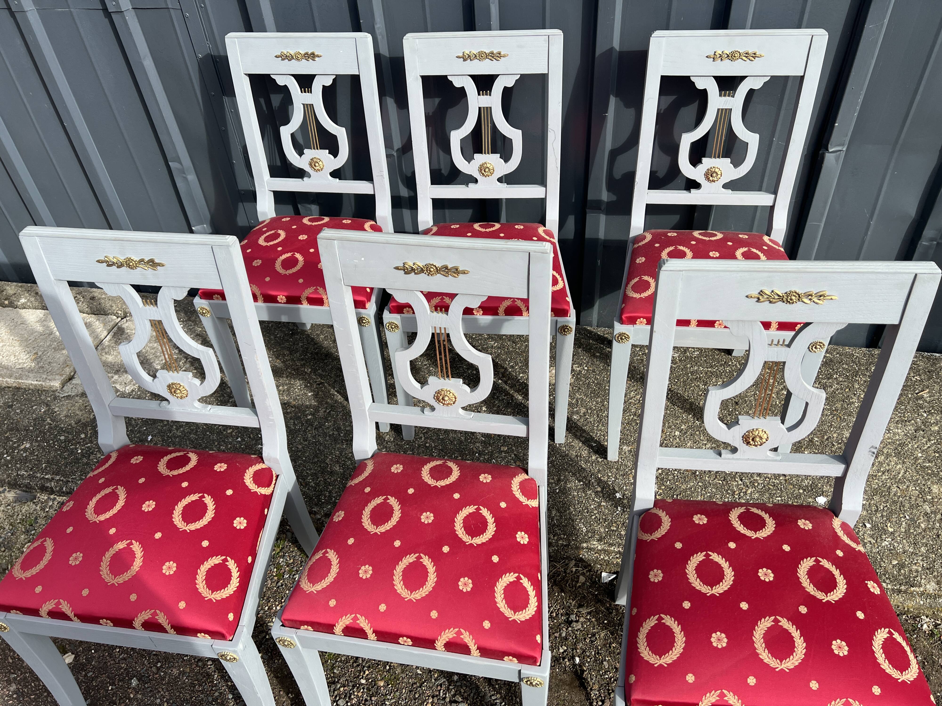 Six Chaises Lyres , Style Restauration, Laquées en gris