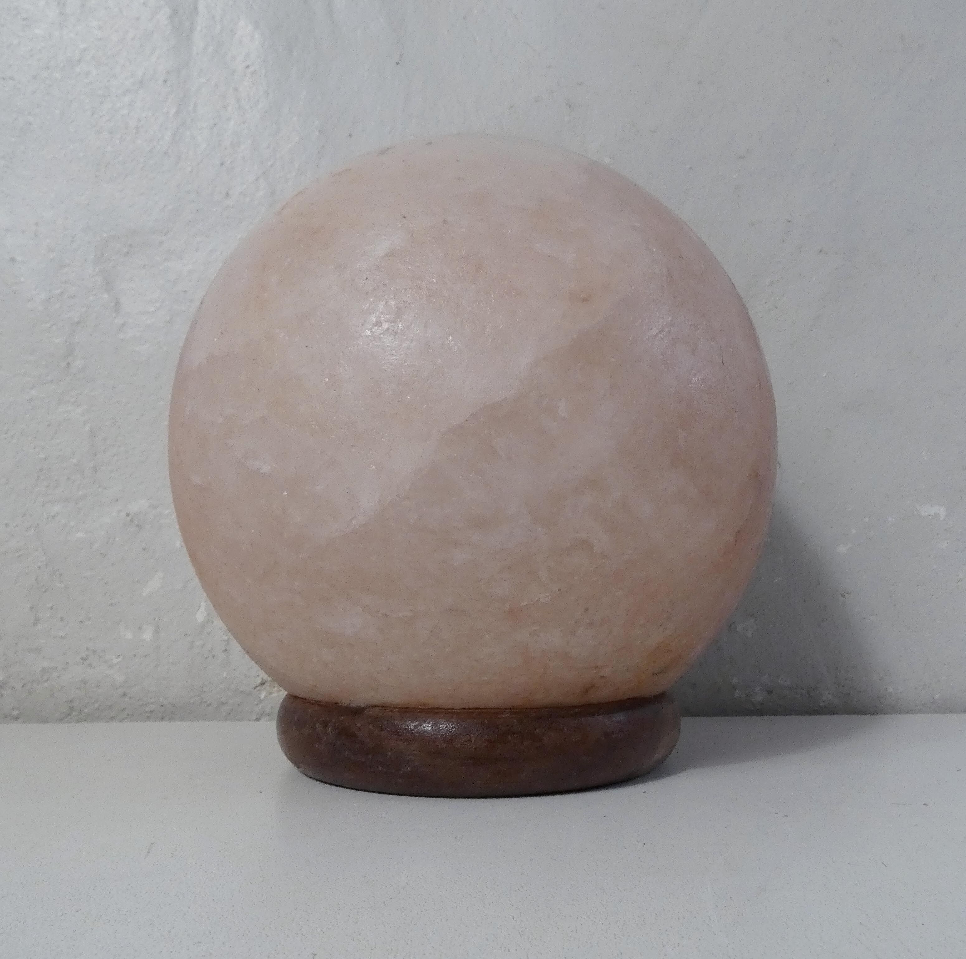 Salt crystal lamp