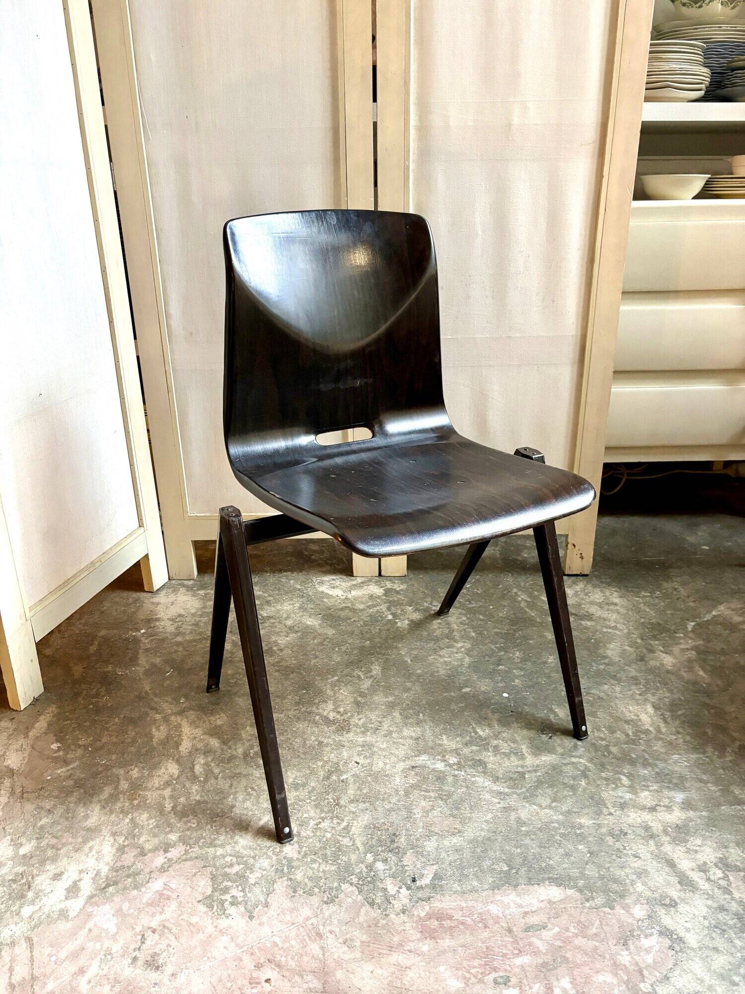 “Galvanitas S22” chair by Pagholz