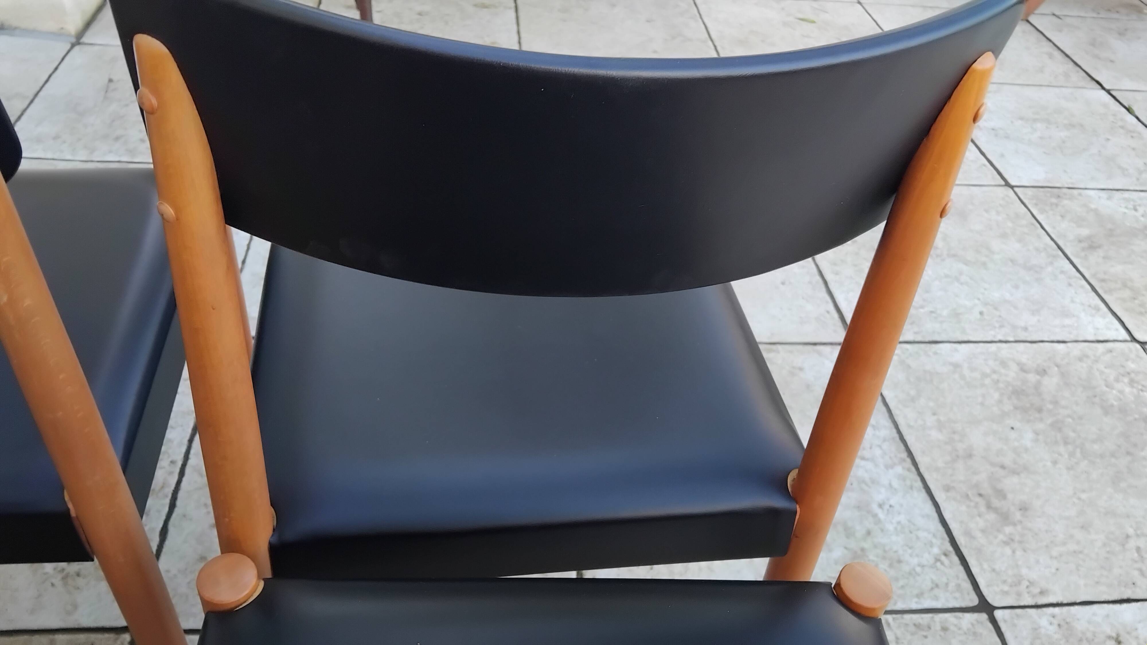 6 vintage faux leather and Scandinavian wood chairs