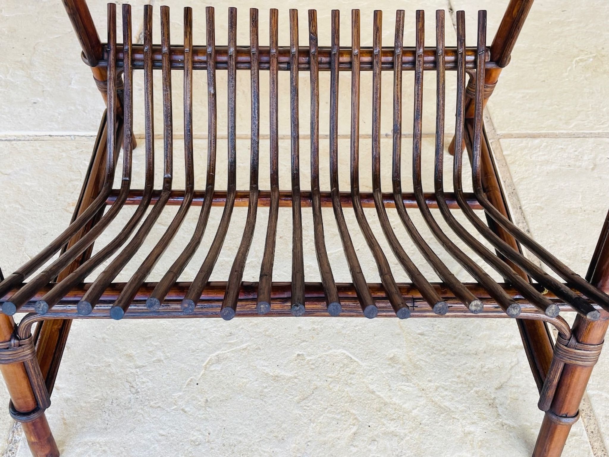 Table d'appoint avec porte revues vintage Rotin Bambou 1970s