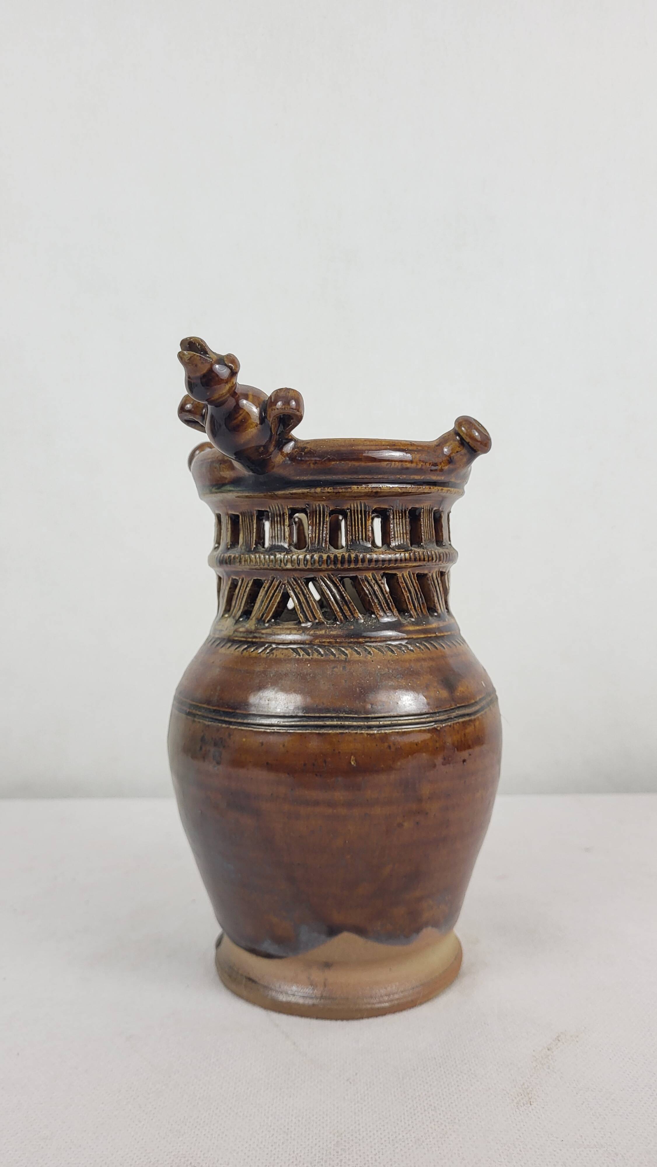 Deceptive stoneware pitcher Jean-Claude Seguin / Puisaye