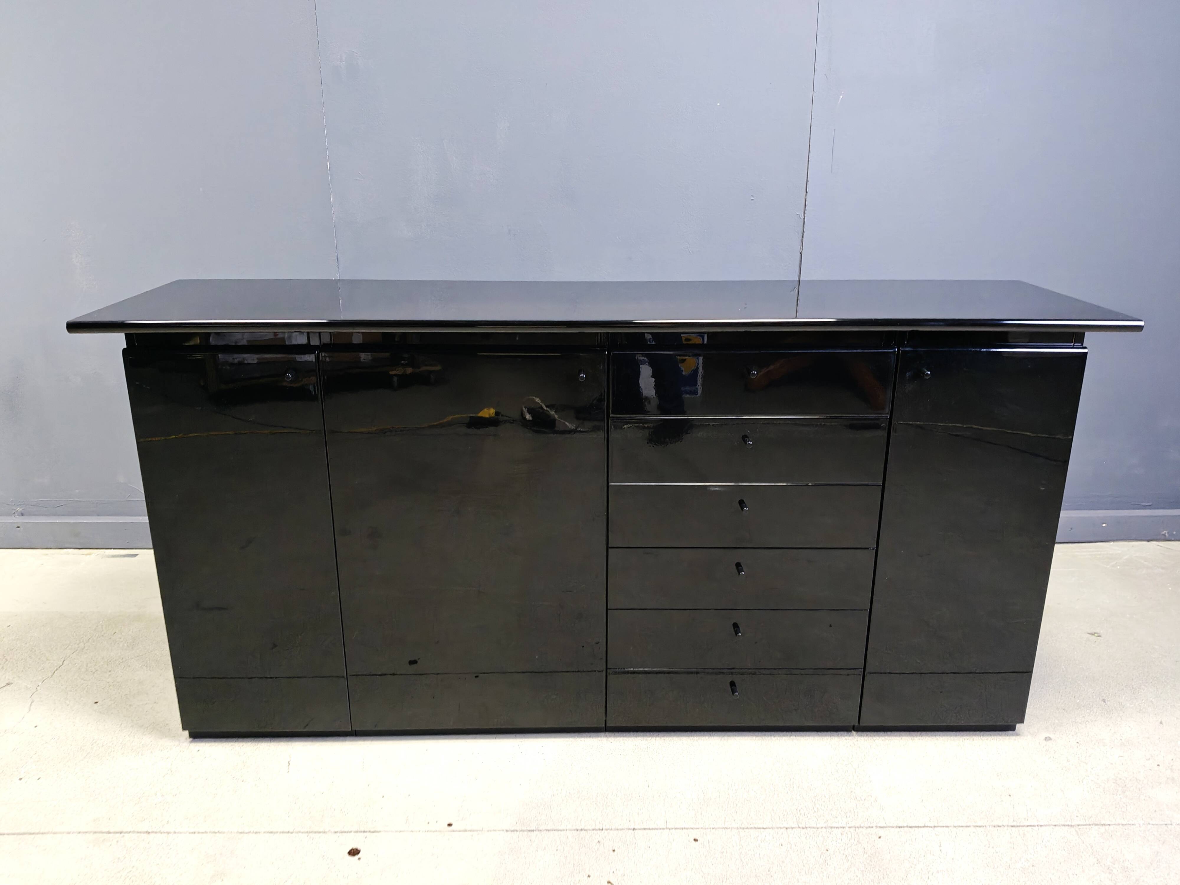 Vintage Italian Gloss sideboard, 1970s