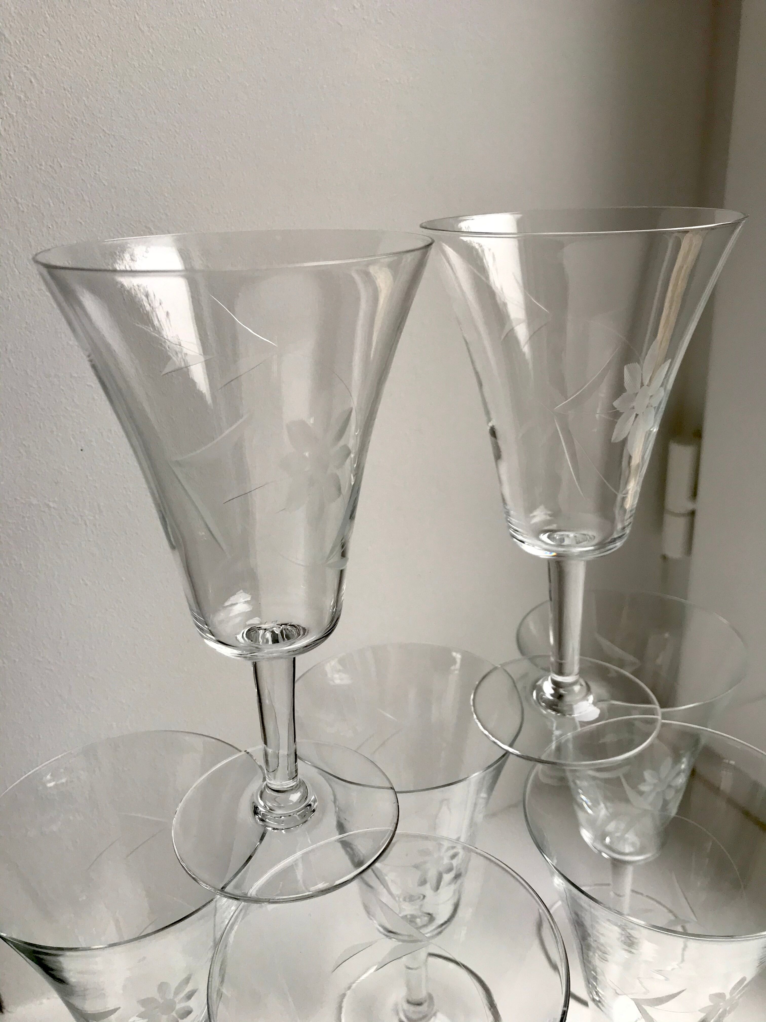Set of 7 glasses of wine / crystal water 60s