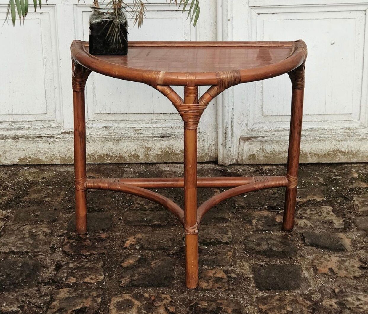 Rounded rattan console