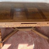 Renaissance-style solid oak table, 20th century.