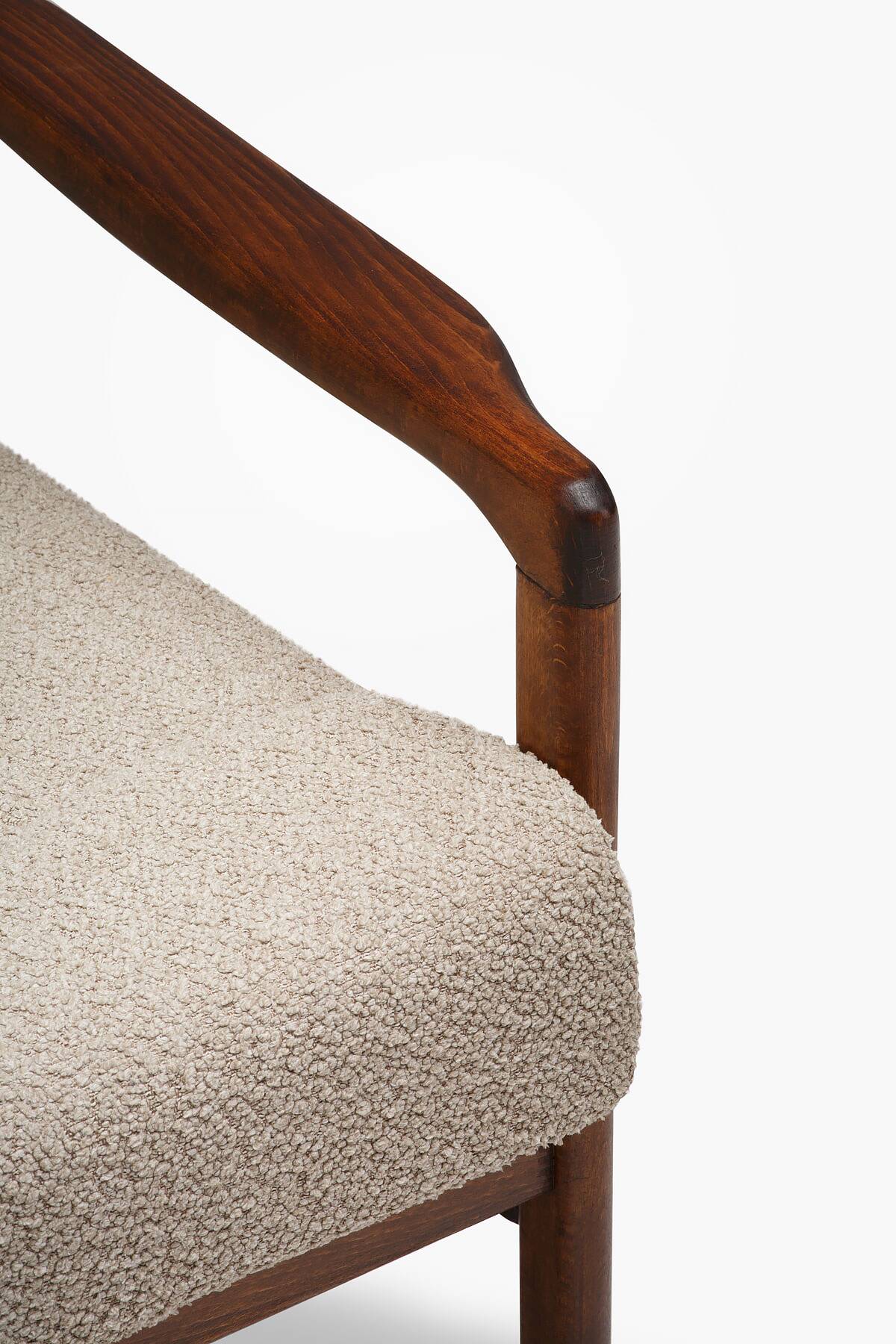 Pair of B-7522 armchairs from the 60s.