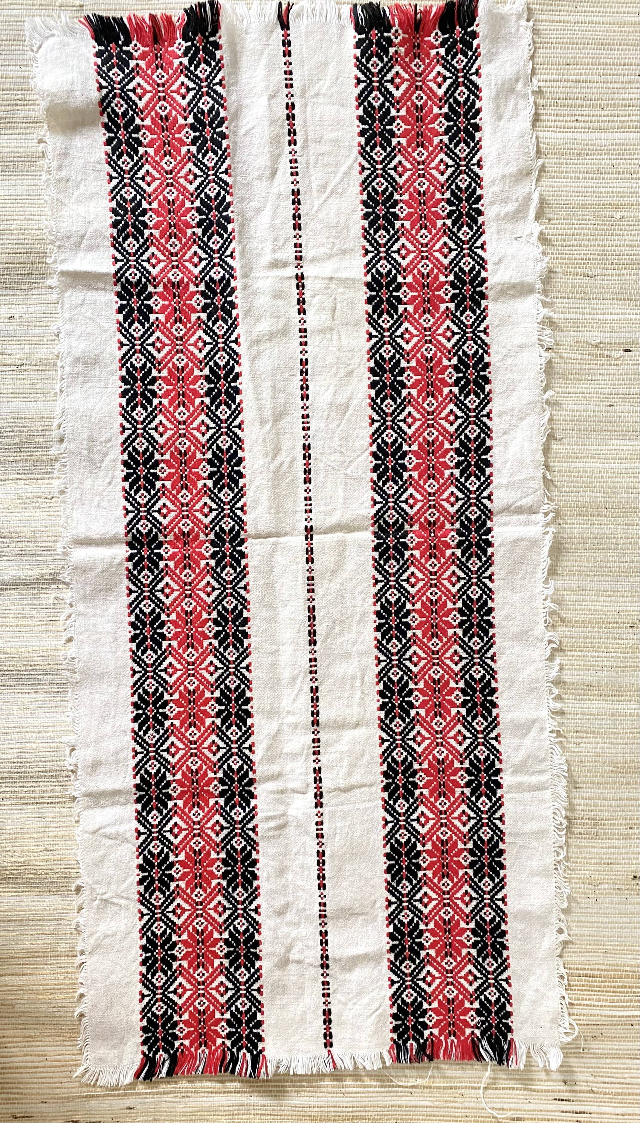 Woven cotton centerpiece 40 X 86