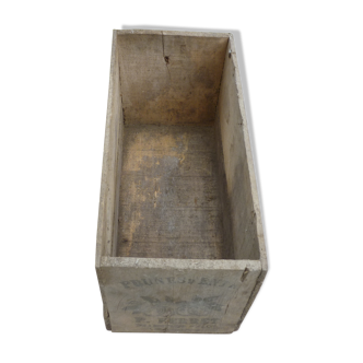 Old crate has plums wood