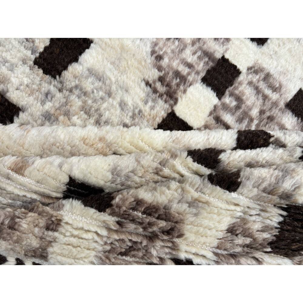 Modern Moroccan Berber Beni Ourain design Rug. 100% Wool. Custom Options Available