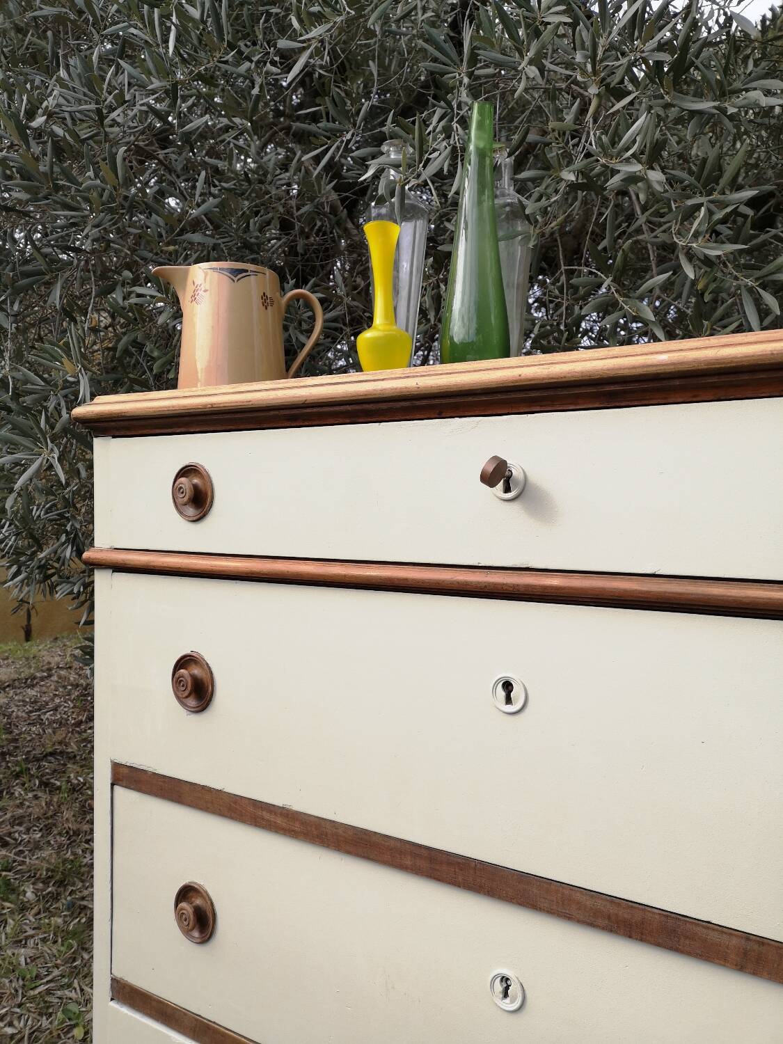 Oak chest of drawers