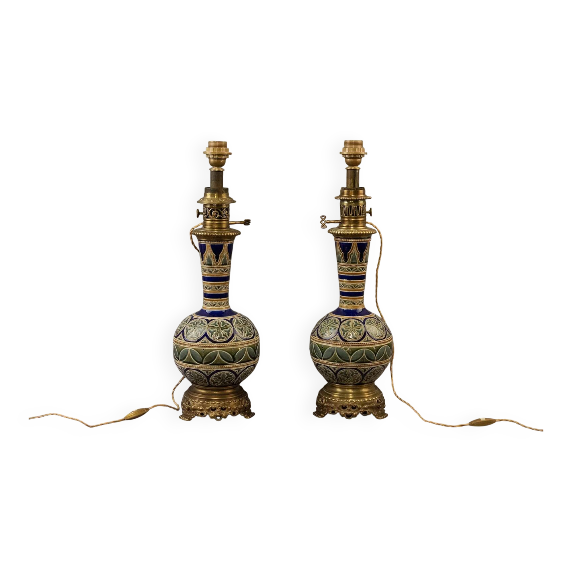 Paire de vases Longwy montés en lampe avec monture en bronze doré, fin XIXe