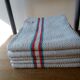 Ensemble de 5 torchons vintage brodés, toile basque