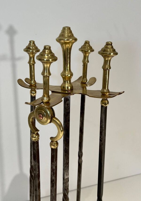 Nécessaire de Feu en Laiton et Acier Brossé à Pieds Griffes, Attribué à la