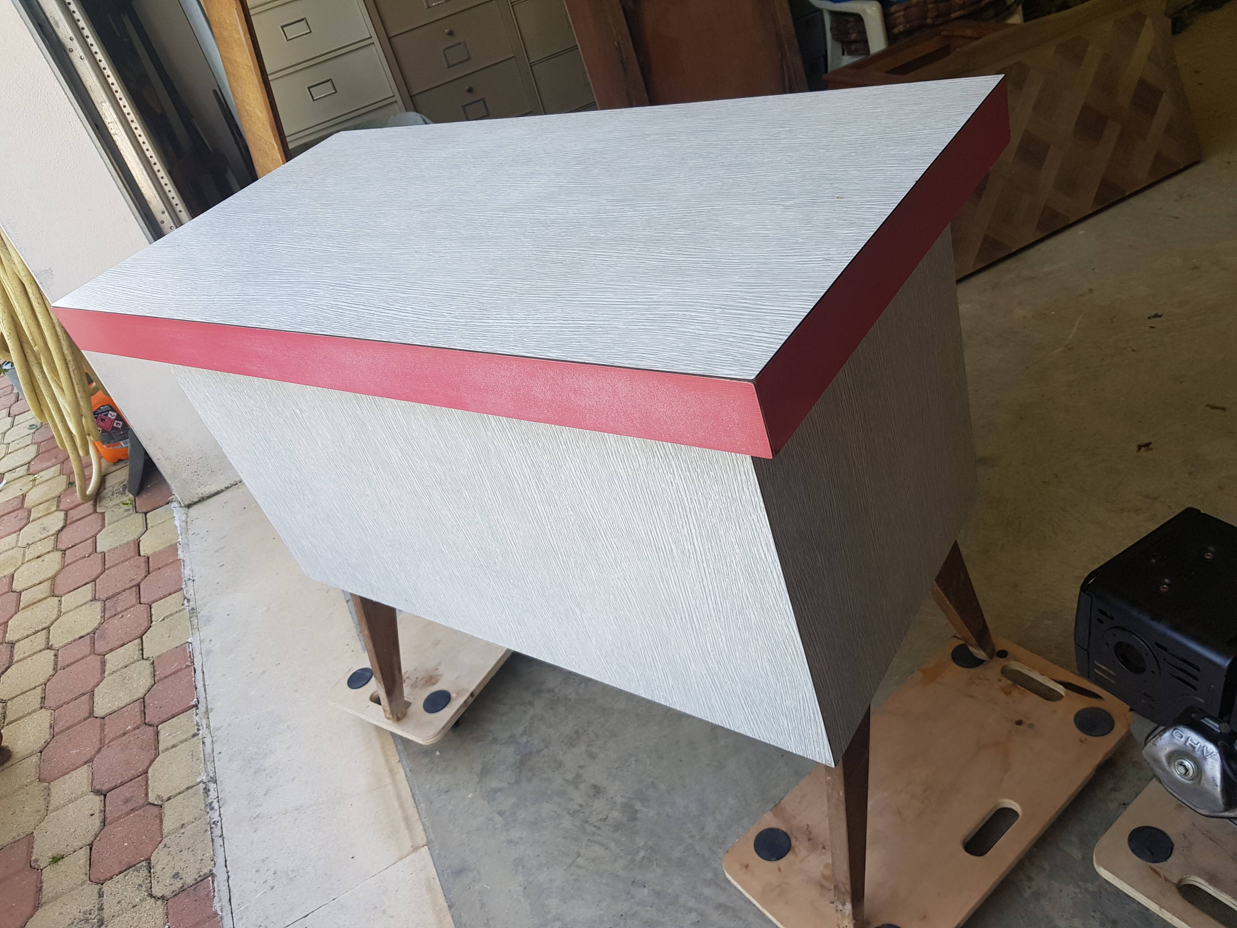 Vintage check counter