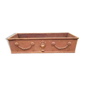 Jardinière en fonte oxydée