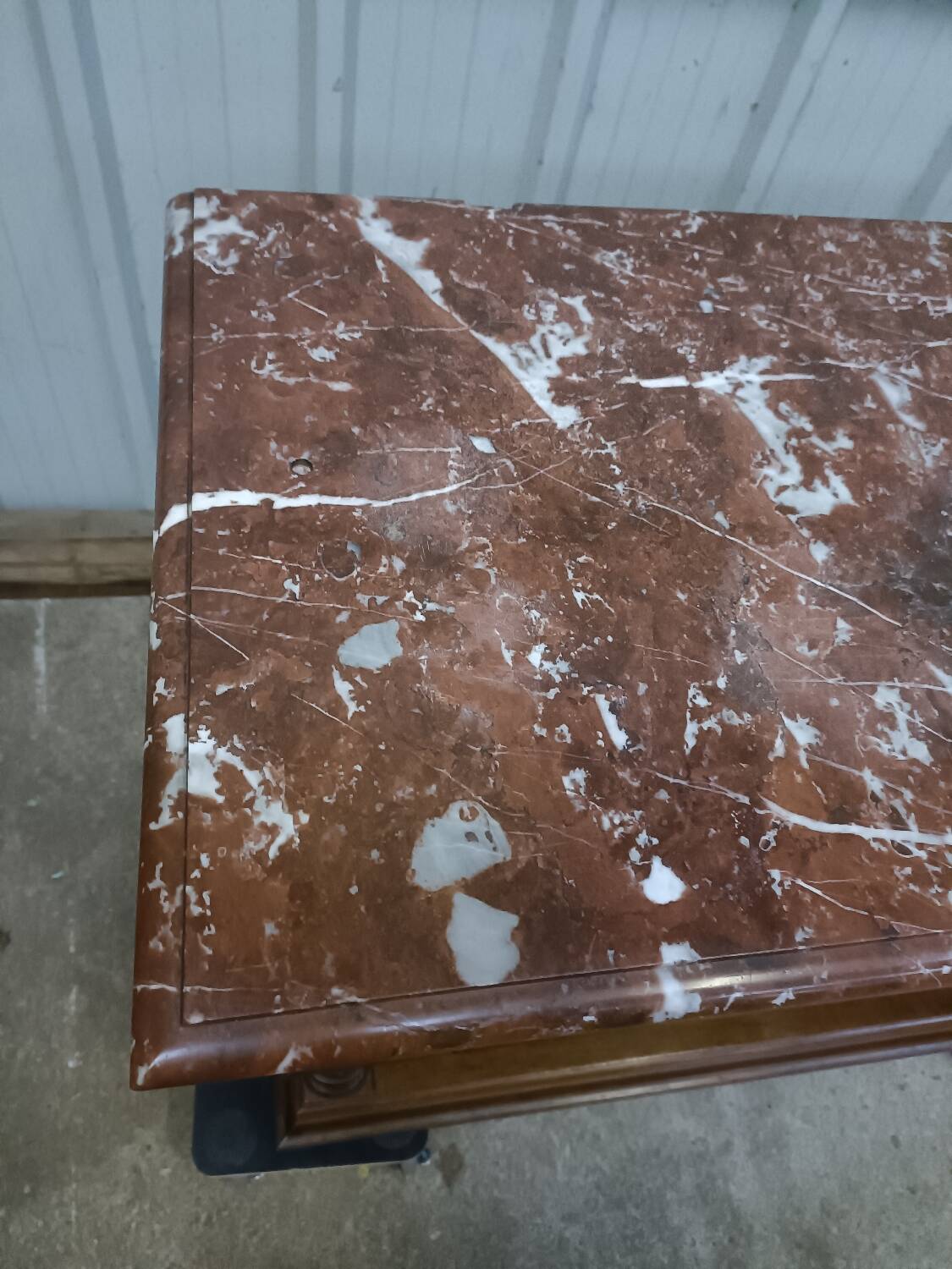 Solid walnut sideboard, Henri II style, Renaissance, with pink and white marble top