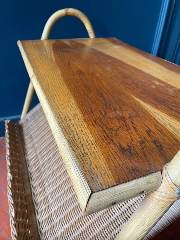 Table roulante présentoir en rotin
